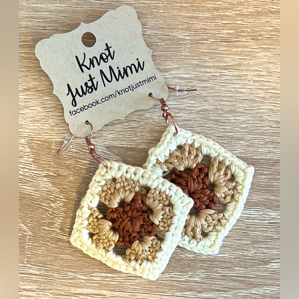 Boho vibes! Crochet granny square earrings. Beautiful neutral tones.